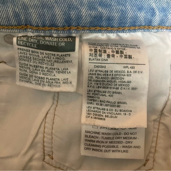 Levi’s 501 Cutoff Shorts Size 30 Light Wash Blue Denim Graphic Levi’s Stripe - Picture 4 of 5